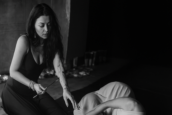 Umění, které léčí: Andrea Ehret o těle, zranění a proměně bolesti v sílu